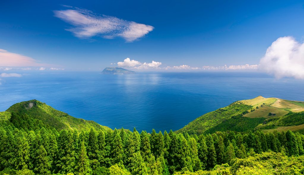 海岸 岛屿 海面 云层 天空 树木 地平线 远景 8k