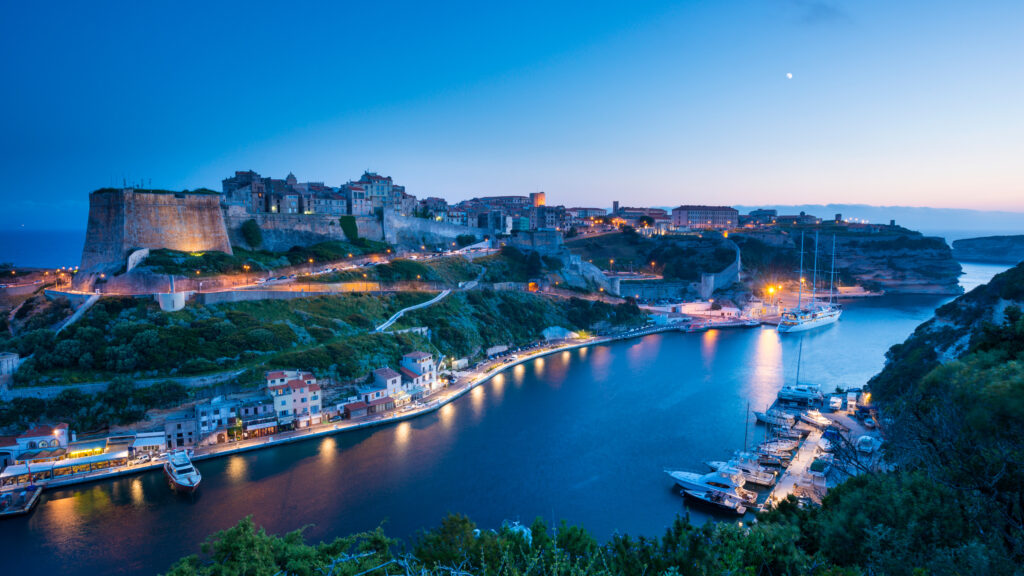 博尼法乔城堡 海湾 夜景 灯光 游艇 古城堡 4k