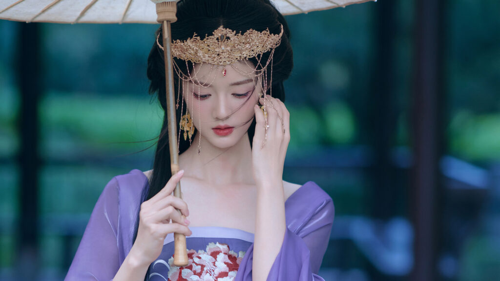 古风女子 紫色华服 油纸伞 金色头饰 长发 1080p