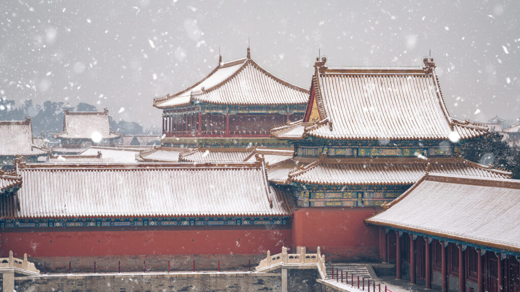 雪中故宫 红墙 金瓦 飞檐 雪景 冬日 古建筑 4k